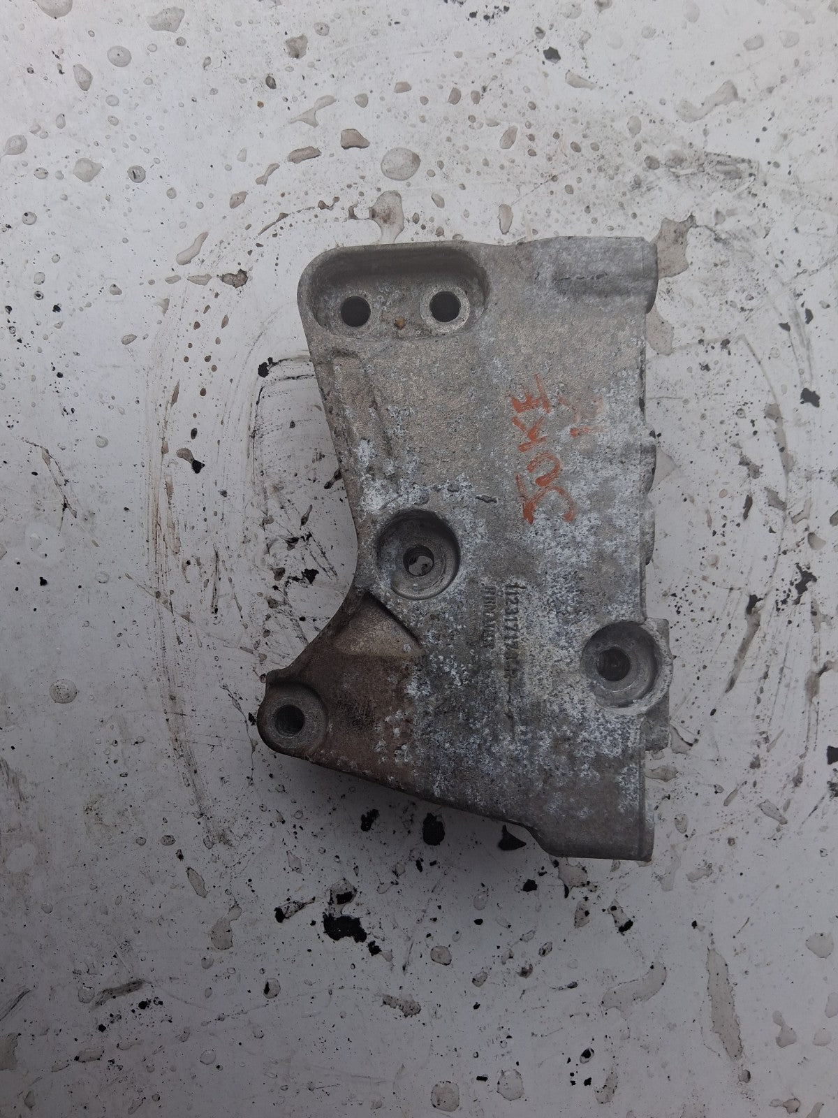 NISSAN JUKE 2016  RIGHT DRIVER SIDE ENGINE MOUNT BRACKET 112317173R