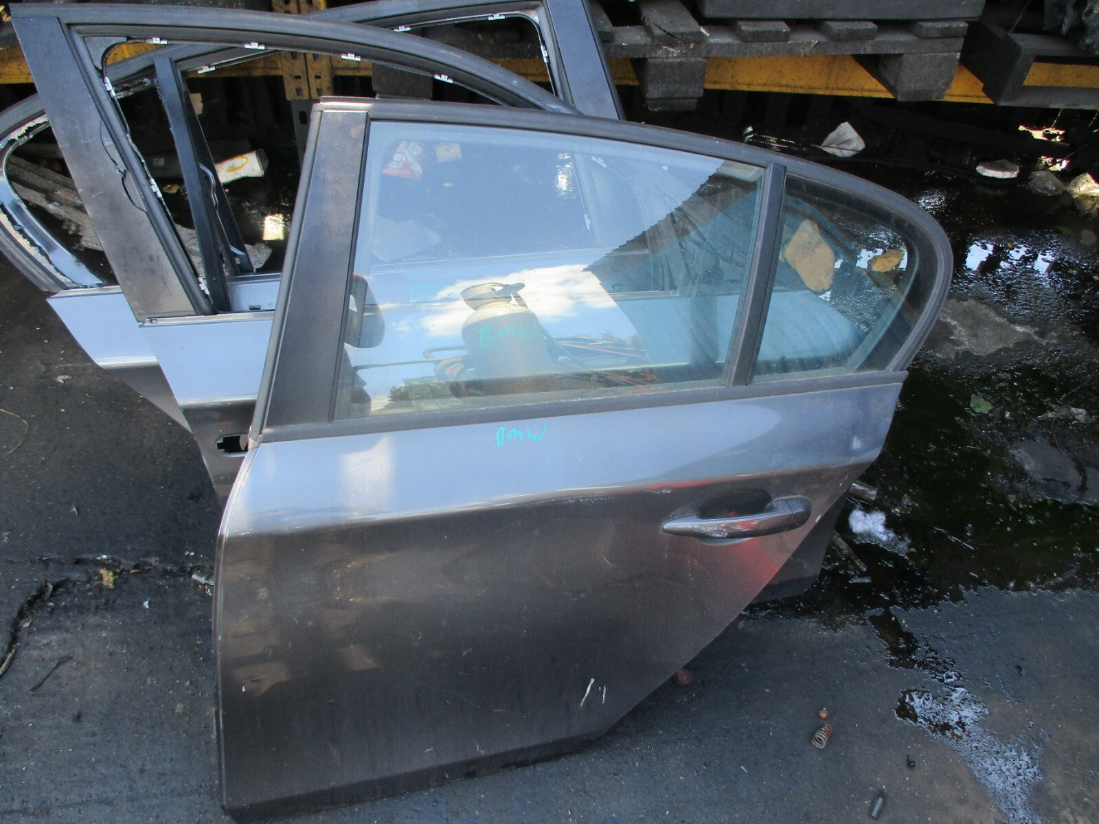 BMW 1 SERIES E87 2006 BARE NSF PASSENGER SIDE FRONT DOOR SHELL FRAME GREY