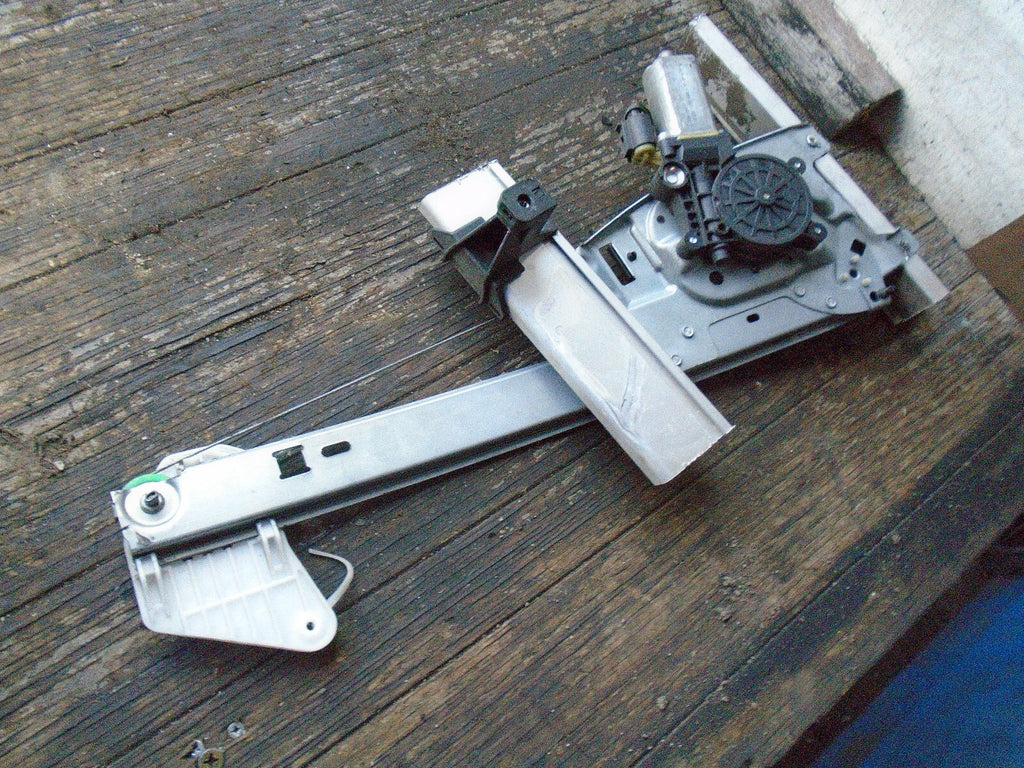 2006 SMART FORTWO OS DRIVER SIDE WINDOW MOTOR REGULATOR