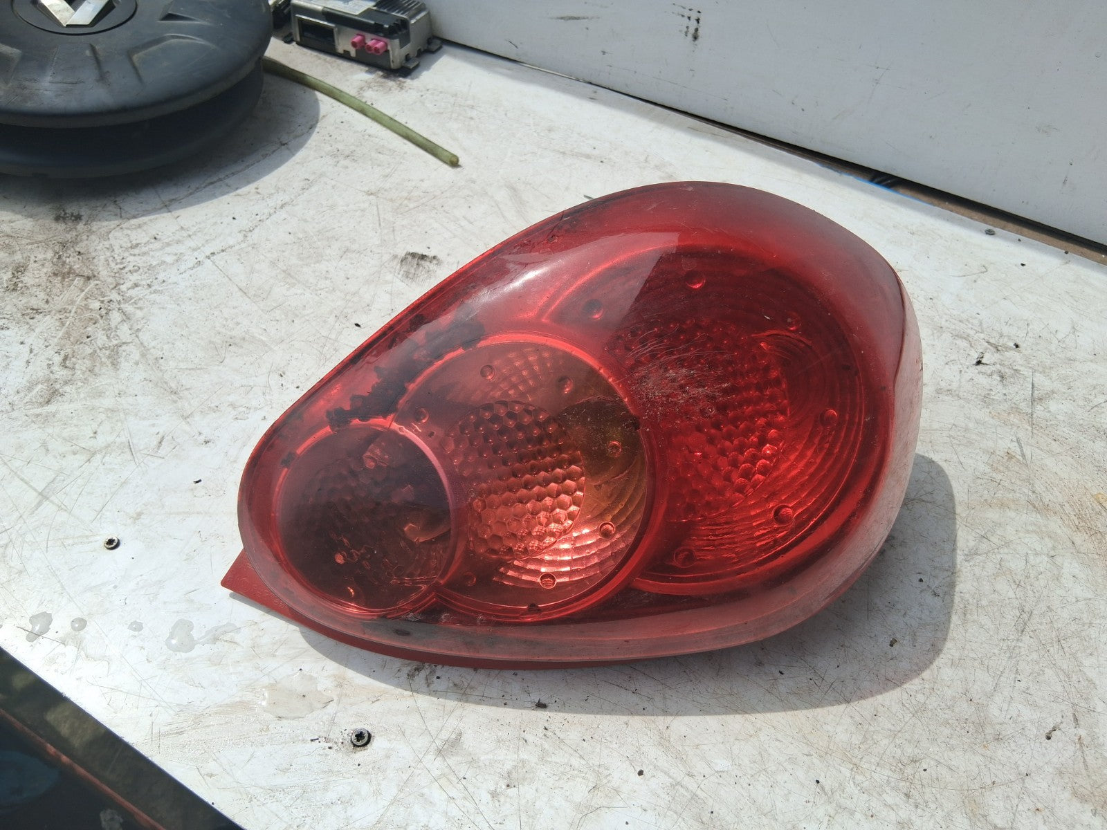 2008 TOYOTA AYGO MK1  NSR PASSENGER SIDE REAR TAIL LIGHT LAMP