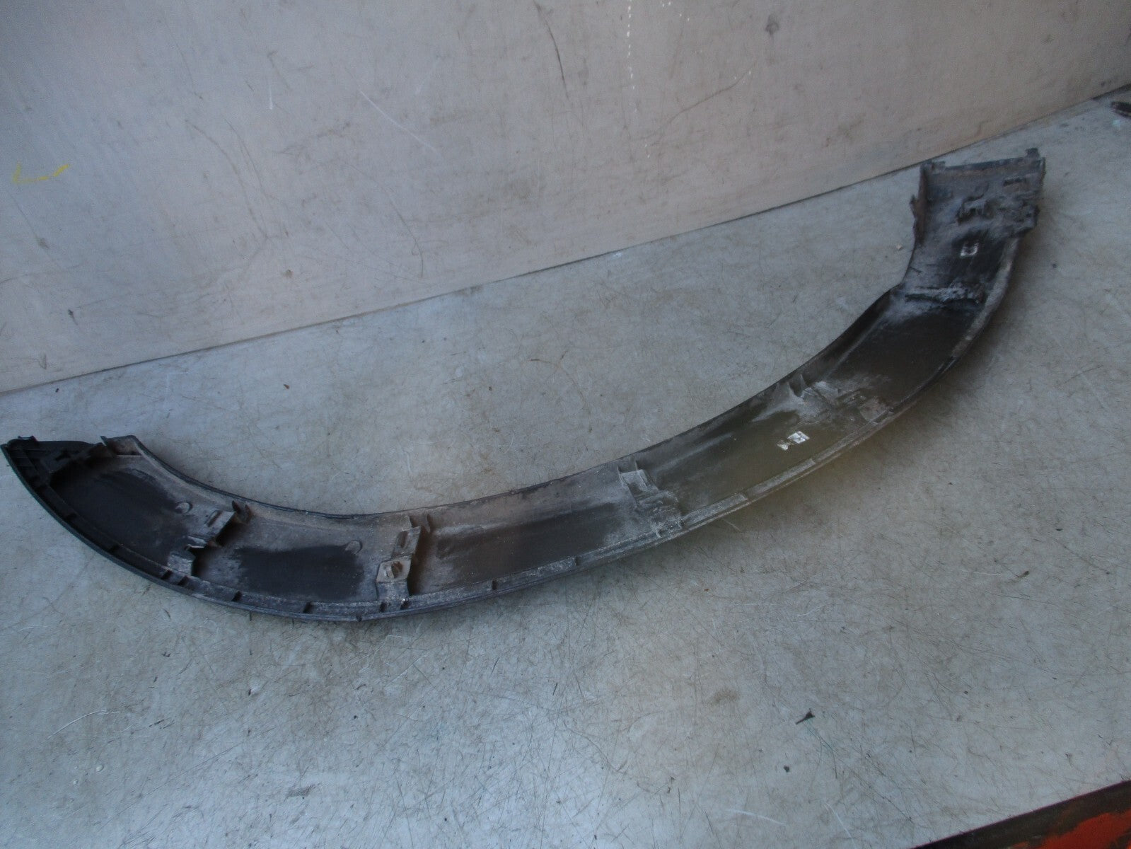 2018 KIA STONIC NSF PASSENGER SIDE FRONT WHEEL ARCH TRIM 87713H8400