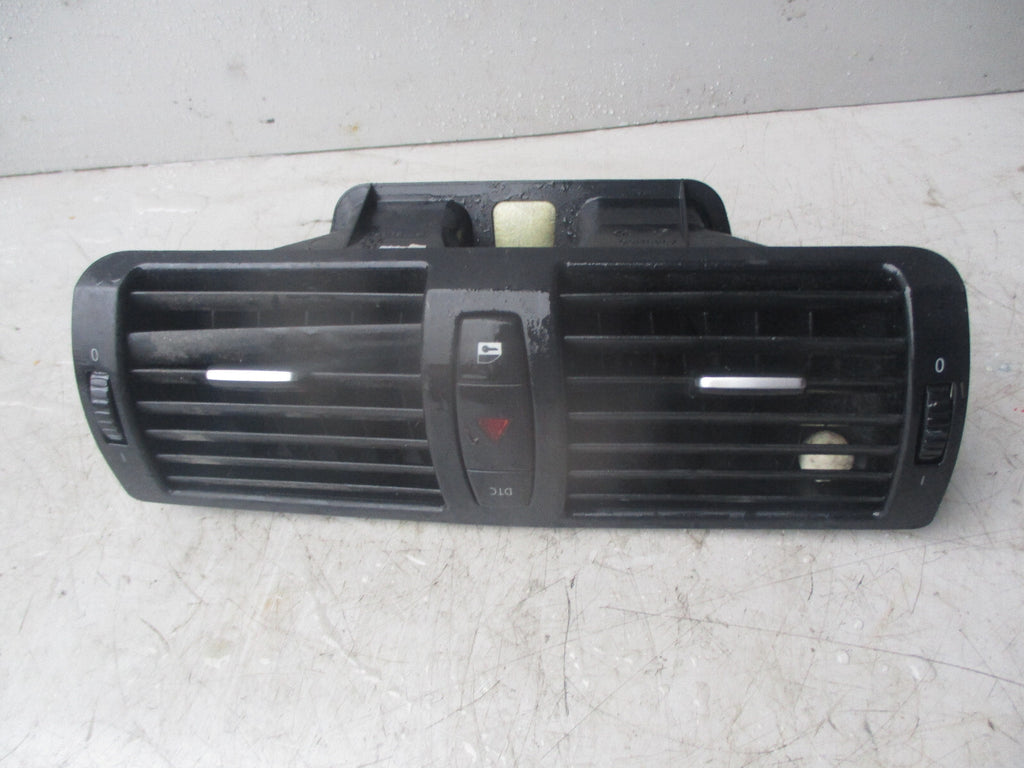 BMW 1 SERIES 2010 E87 DASHBOARD VENT & HAZARD SWITCH 705918913