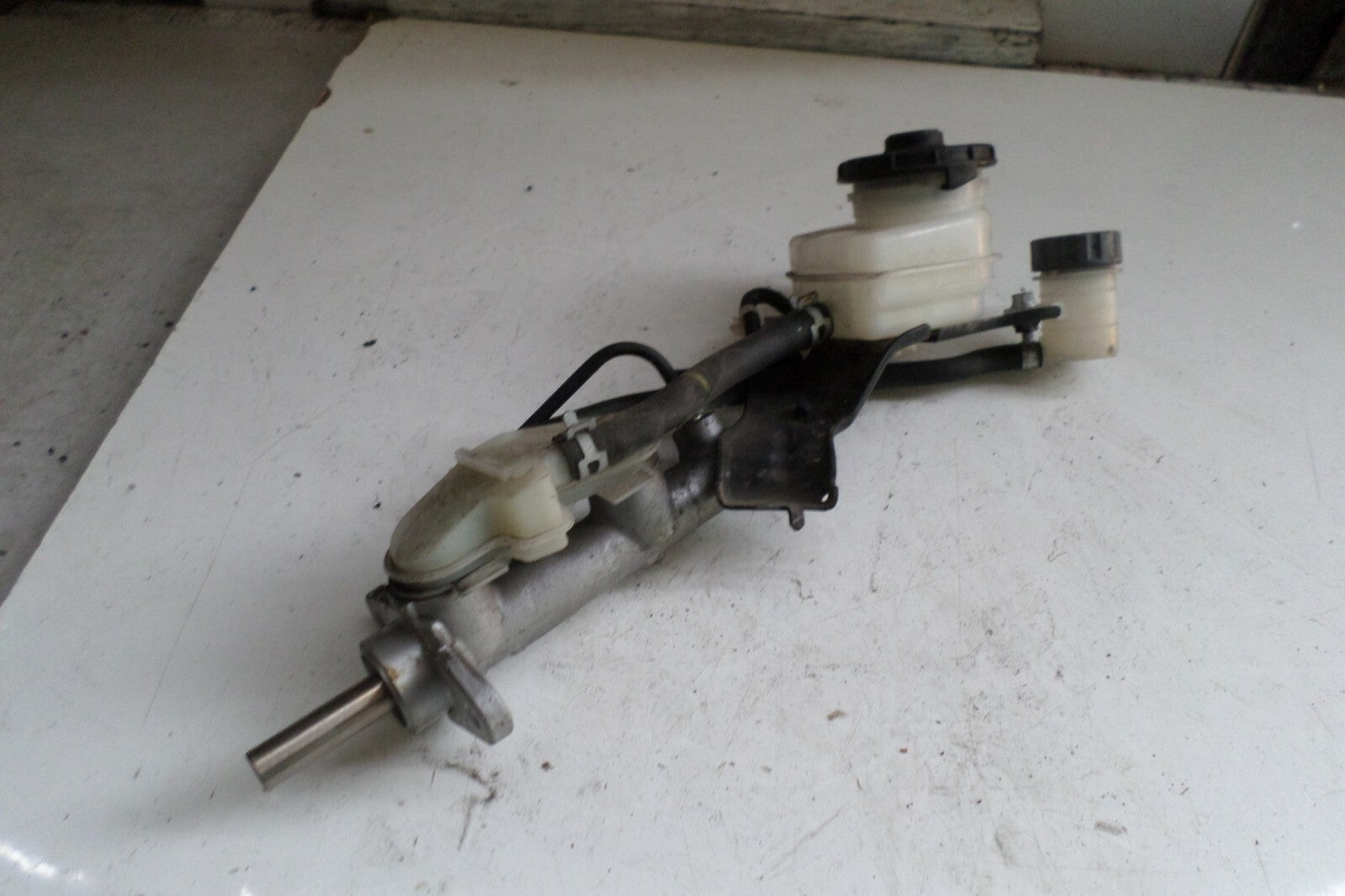 HONDA JAZZ MK3 1.4 2015 BRAKE MASTER CYLINDER PIPE RESERVOIR