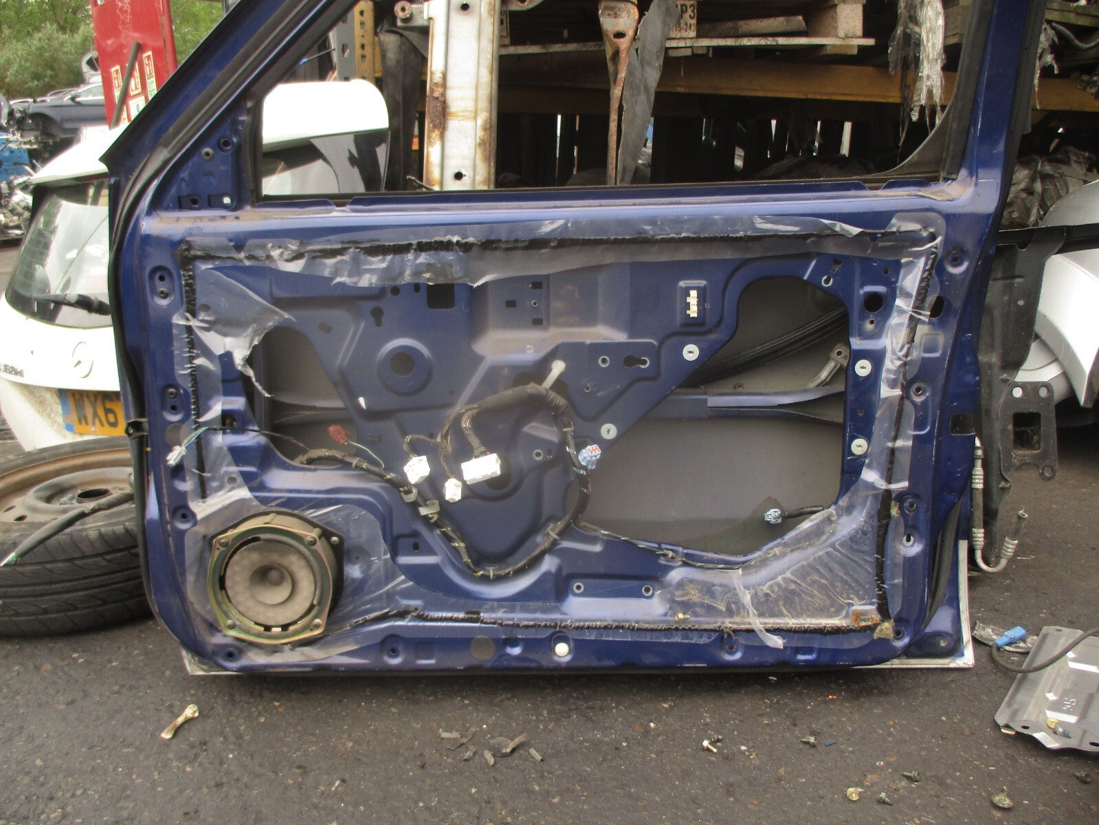 2002 NISSAN NAVARA D22 OSF DRIVER SIDE FRONT RIGHT BARE DOOR BLUE