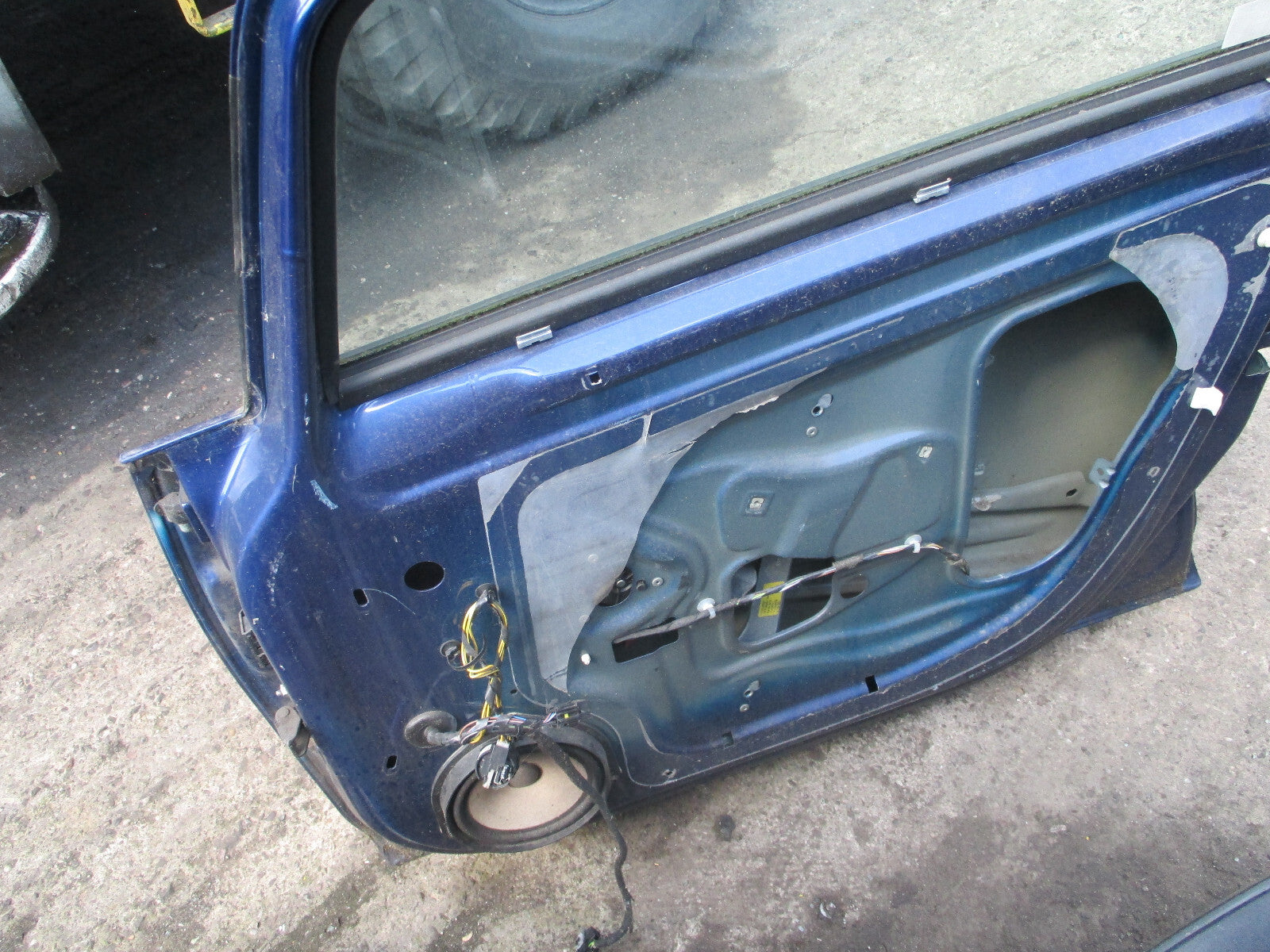 VAUXHALL CORSA D 2011 5 DOOR OSF DRIVER FRONT DOOR BLUE