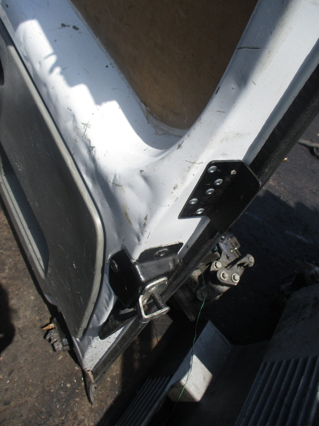 VAUXHALL VIVARO 2013 OS DRIVER SIDE REAR COMPLETE WHITE