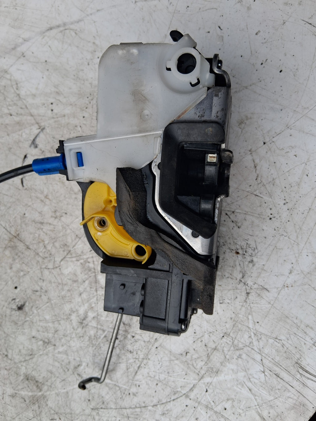 2013 VAUXHALL ASTRA J NSF PASSENGER SIDE FRONT LEFT DOOR LOCK MECHANISM 3023881