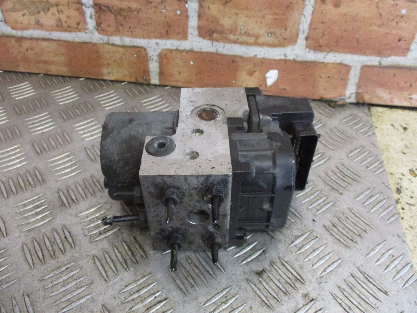 CITROEN XSARA PICASSO 2003 1.6 ABS BRAKE PUMP CONTROLLER MODULE 0273004353