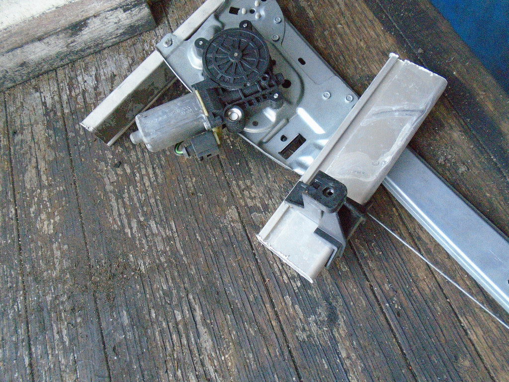 2006 SMART FORTWO OS DRIVER SIDE WINDOW MOTOR REGULATOR