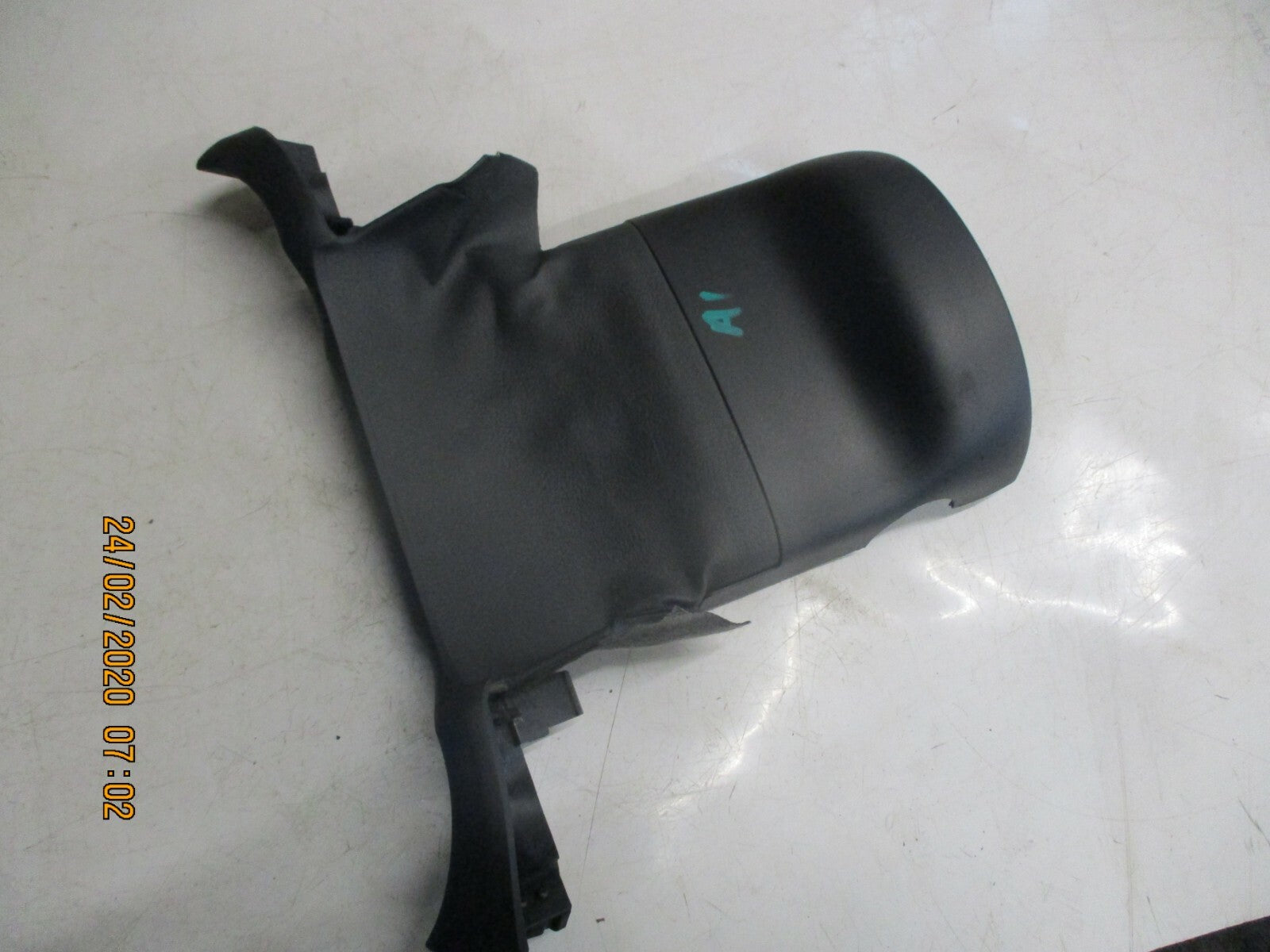 AUDI A1 MK1 8X 2017 UPPER STEERING COLUMN TRIM COVER SHROUD 8X28583456PS