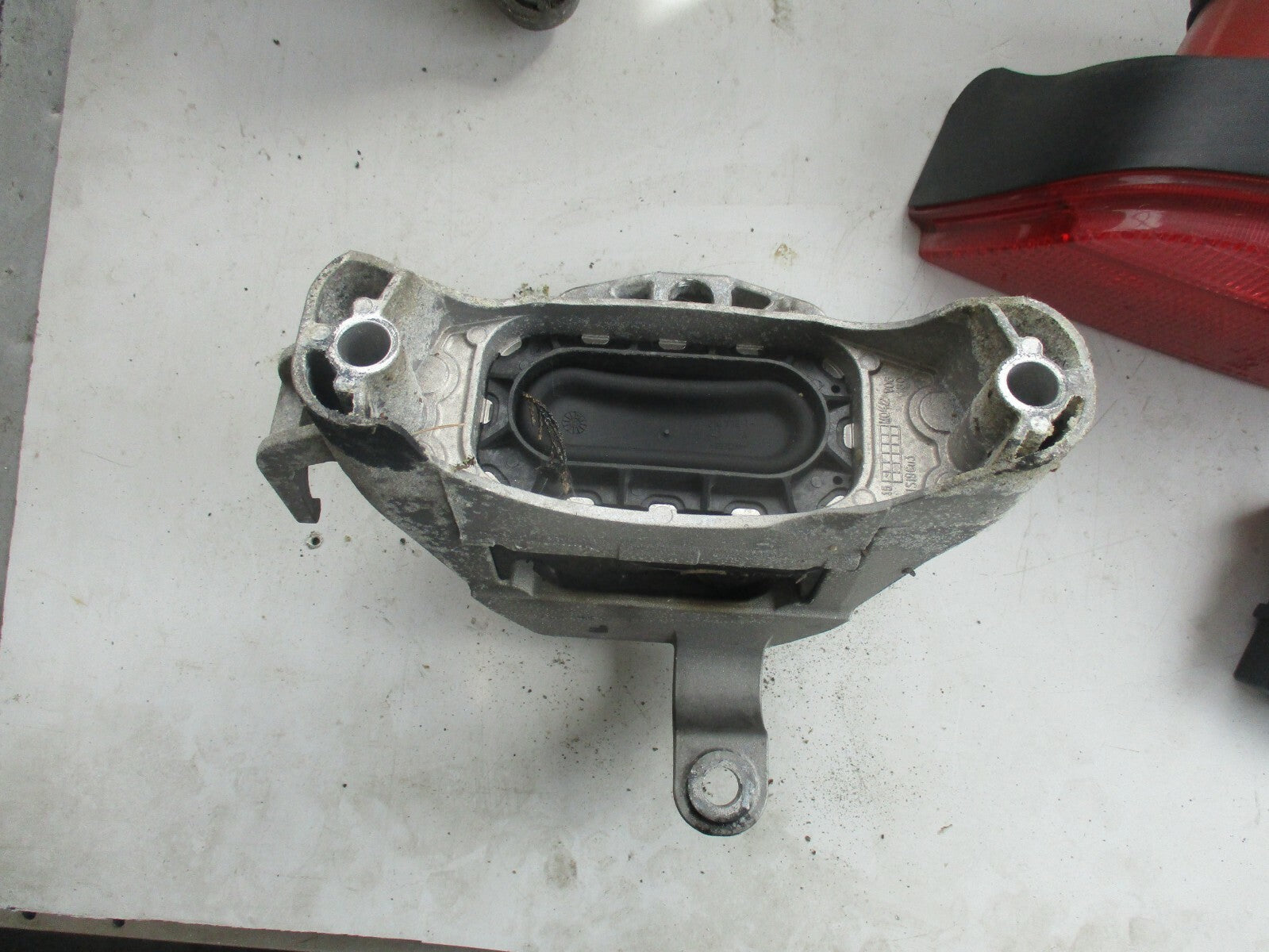 VAUXHALL ASTRA J MK6 1.4 PETROL OS DRIVER SIDE ENGINE MOUNT 13347455