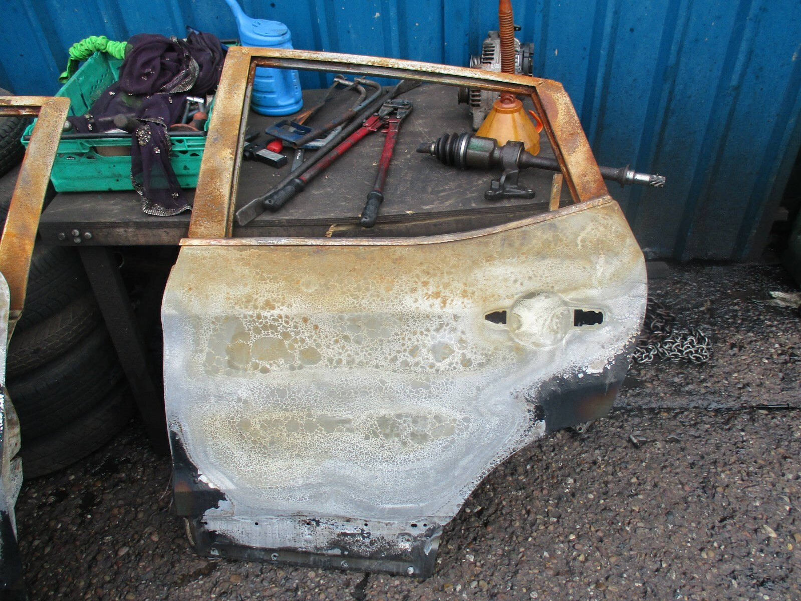 NISSAN QASHQAI J11 MK2 NSR PASSENGER SIDE REAR BARE DOOR SHELL DAMAGED