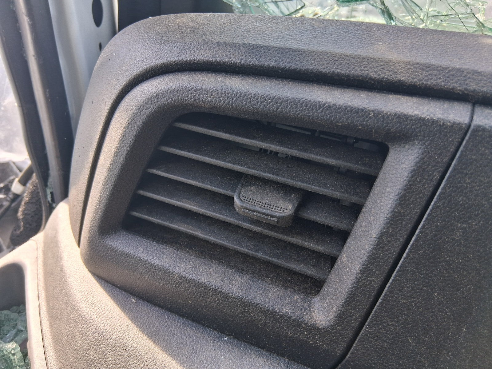 2025 RENAULT MASTER MK4 NSF PASSENGER SIDE FRONT INTERIOR AIR VENT