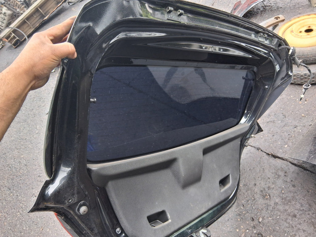 2015 VAUXHALL CORSA E 5 DOOR REAR BOOTLID BOOT COMPLETE BLACK Z22C CARBON