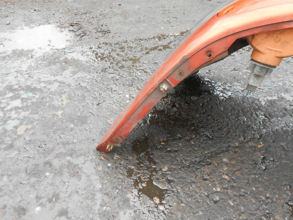 DAEWOO MATIZ 1999 COMPLETE FRONT BUMPER ORANGE