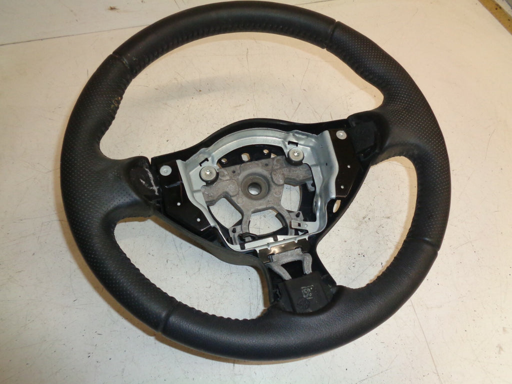 NISSAN JUKE 2013 3 SPOKE BLACK LEATHER STEERING WHEEL 34126715A
