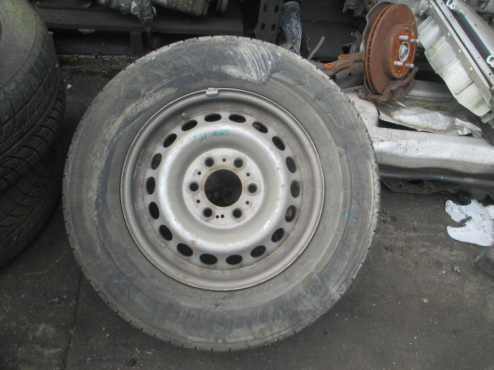 MERCEDES BENZ SPRINTER W907 2021 STEEL WHEEL WITH TYRE 235/65R16 C