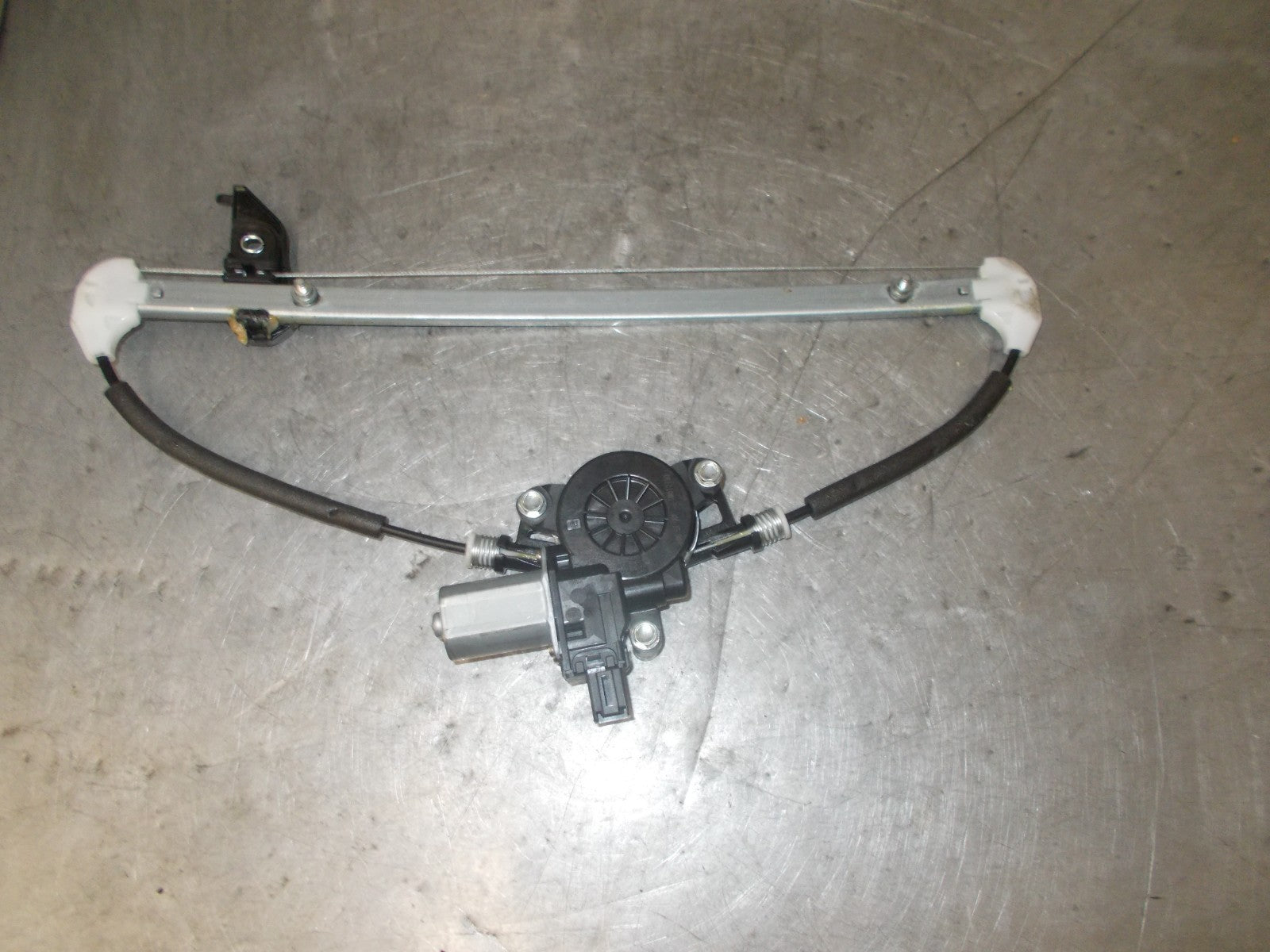 MAZDA 3 BM (MK3) 2016 5 DOOR OSR DRIVER SIDE REAR WINDOW MOTOR BHP15958X
