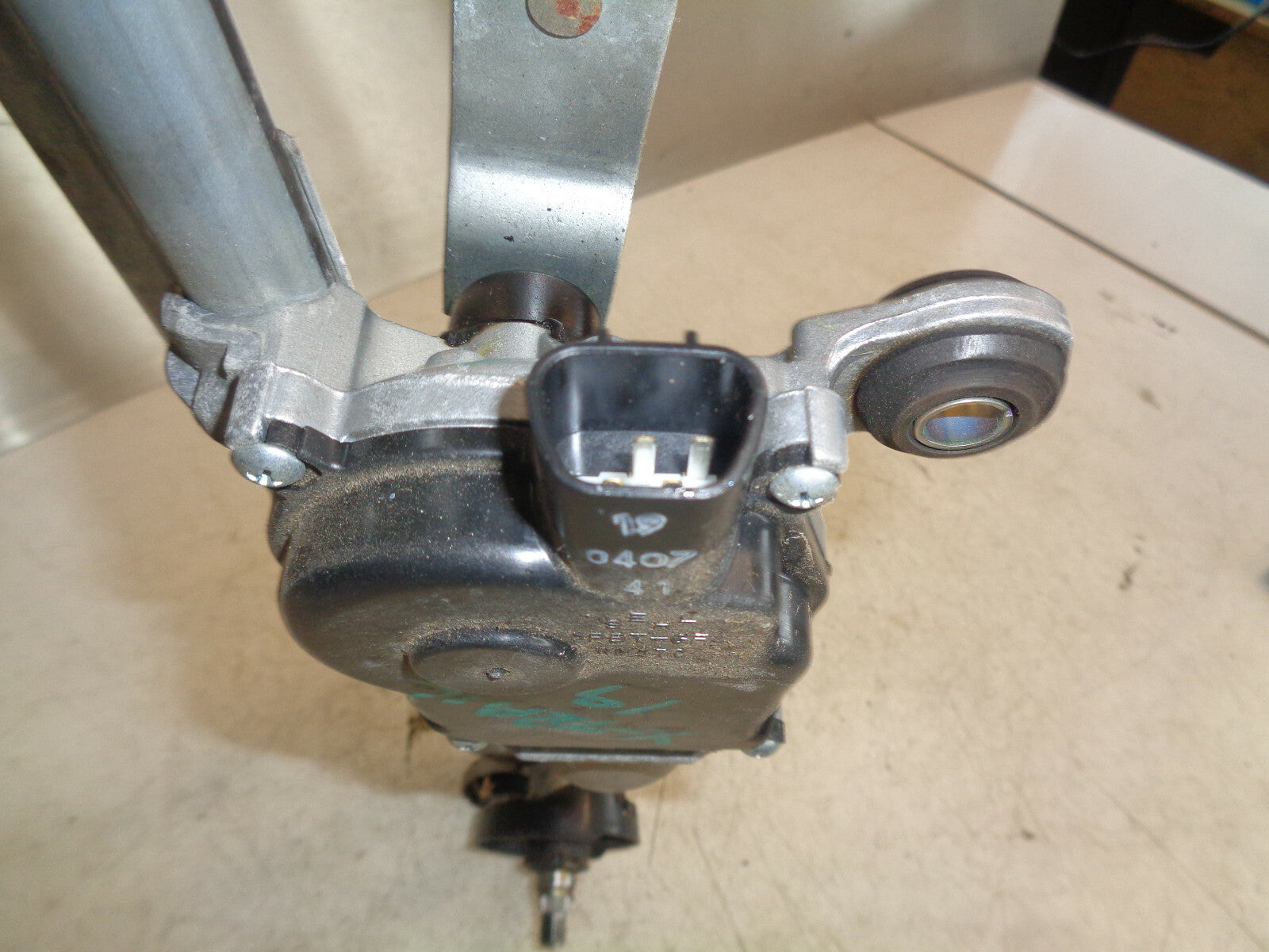 2019 NISSAN X TRAIL T32 MK3 FRONT WINDSCREEN WIPER MOTOR LINKAGE