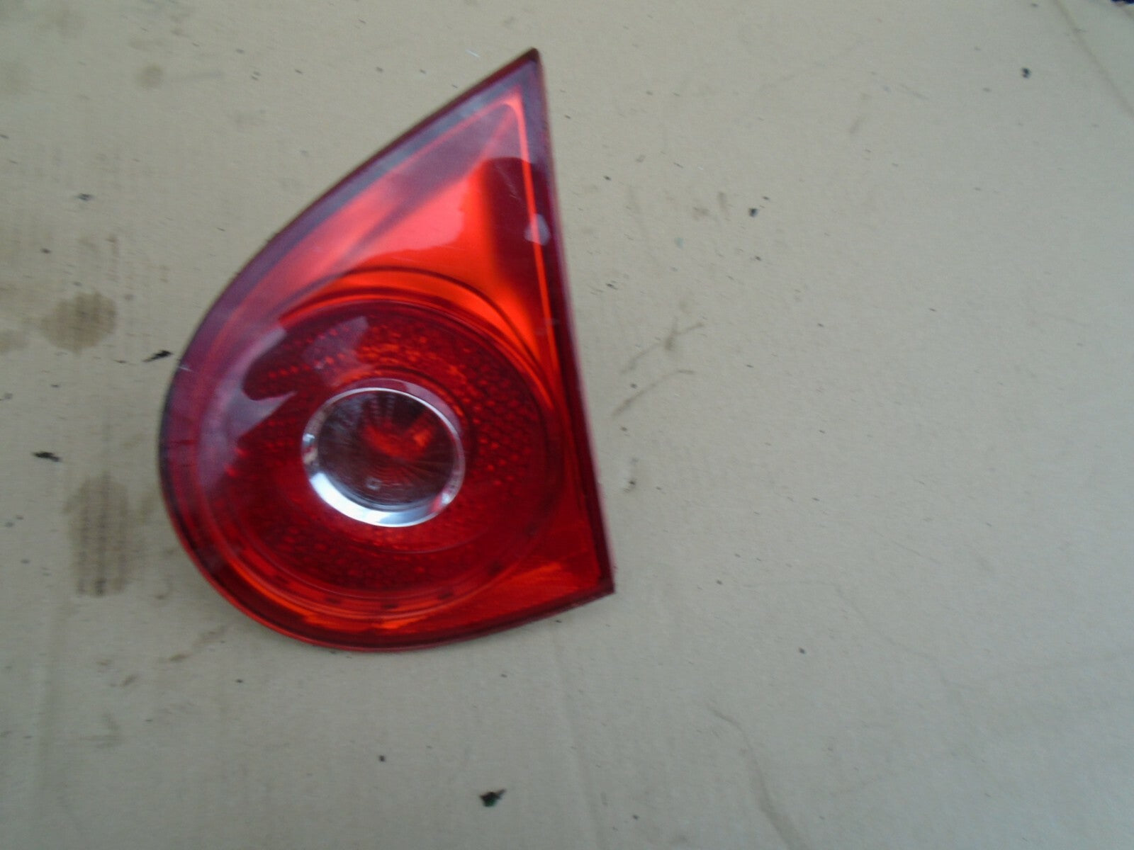 VW VOLKSWAGEN GOLF MK5 2005 OSR DRIVER SIDE REAR INNER BRAKE LIGHT 285002