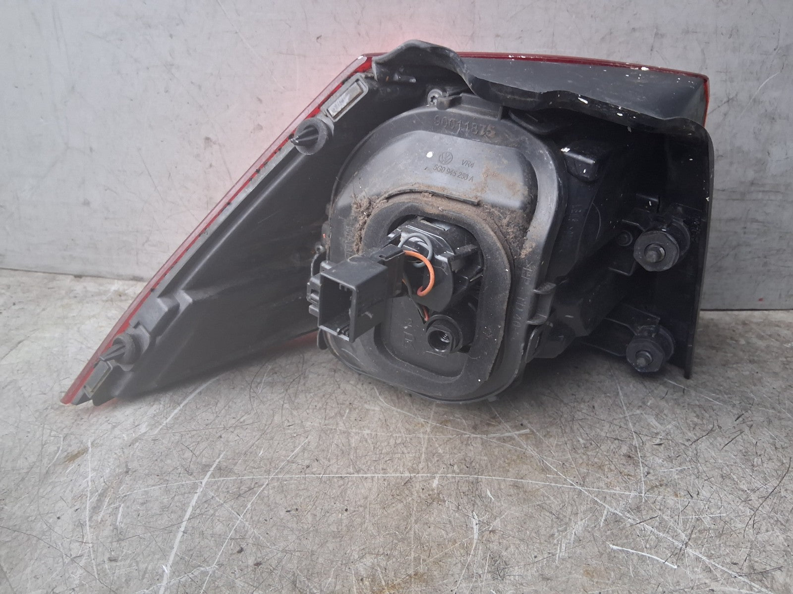 2013 VW VOLKSWAGEN GOLF MK7 OSR DRIVER SIDE REAR RIGHT OUTER TAIL LIGHT