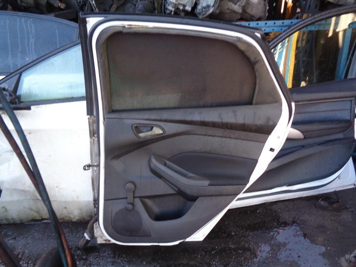 FORD FOCUS MK3 2017 OSR DRIVER SIDE REAR COMPLETE DOOR WHITE