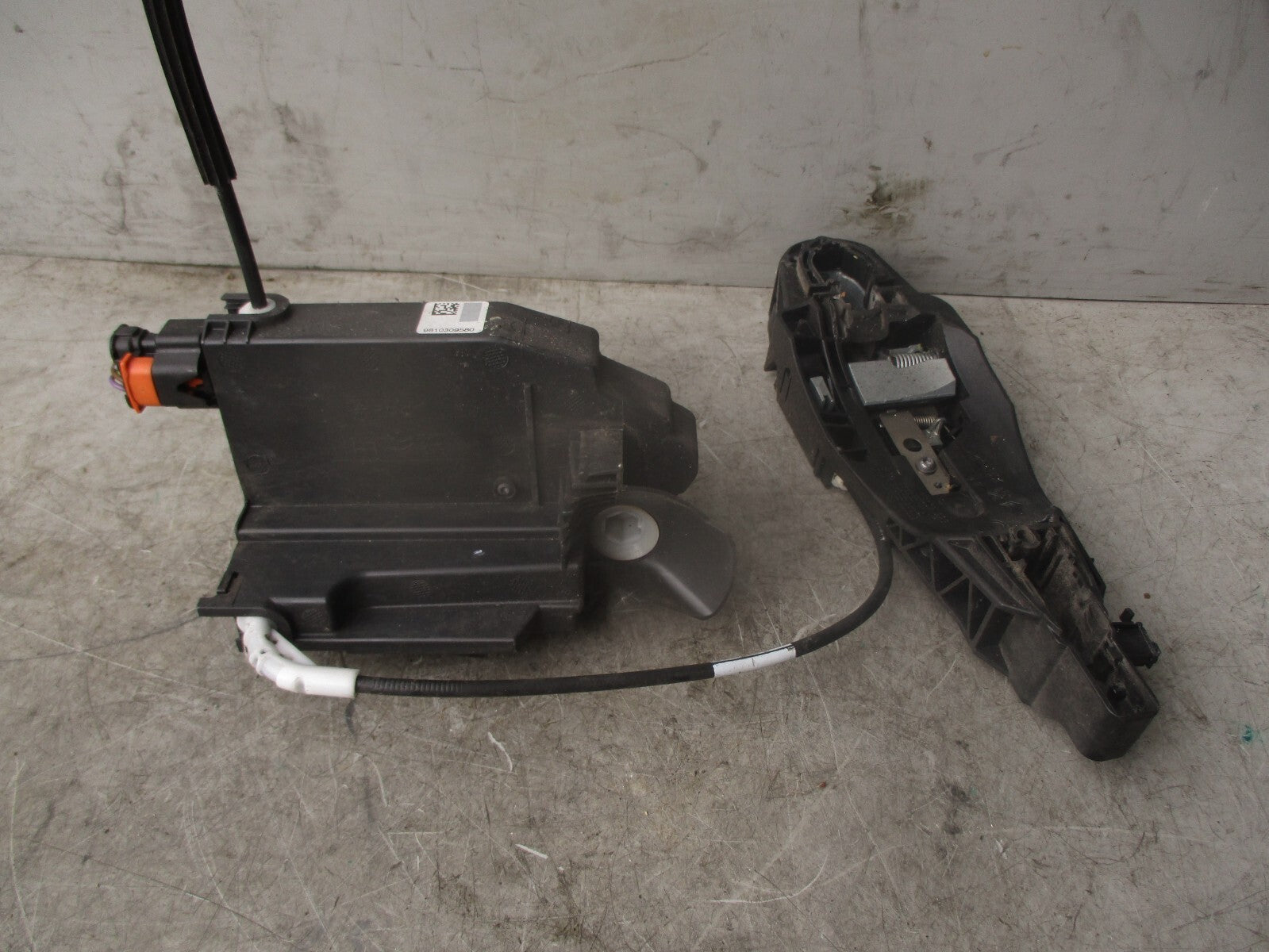 2014 PEUGEOT 308 MK2 NSF PASSENGER SIDE FRONT DOOR LOCK MECHANISM 9810309580