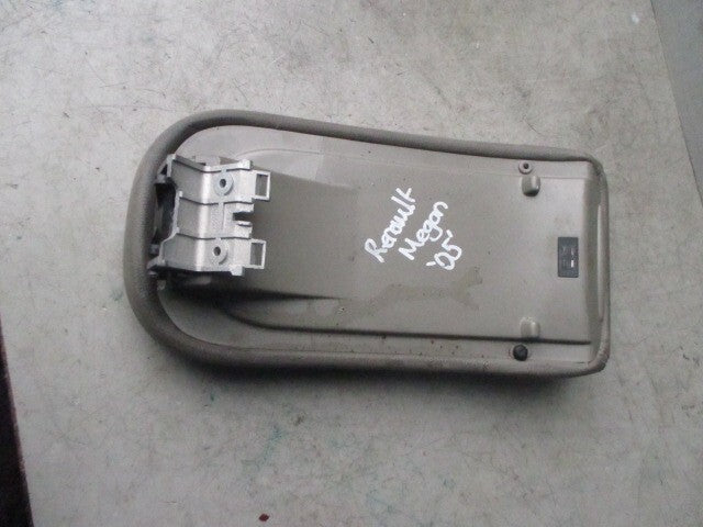 2009 RENAULT MEGANE MK2 ARM REST