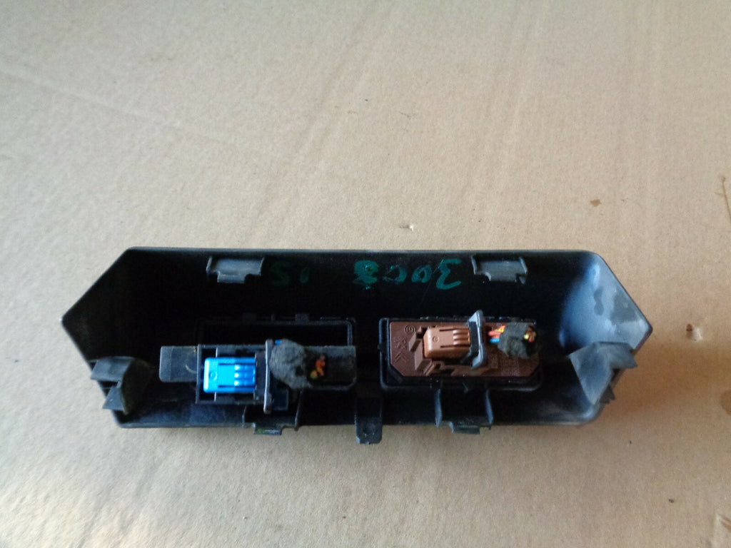 PEUGEOT 3008 2015 CHILD LOCK ESP OFF CONTROL SWITCH TRIM 96656491XT 9688200577