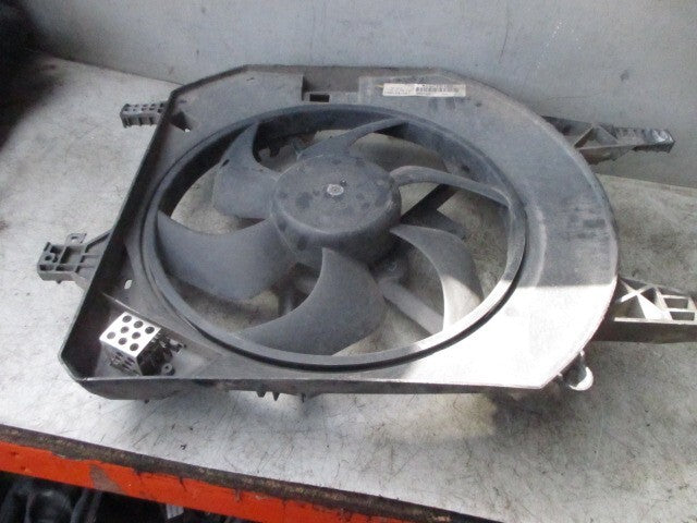 2012 VAUXHALL VIVARO FRONT RADIATOR COOLANT RAD FAN MOTOR 8200817125