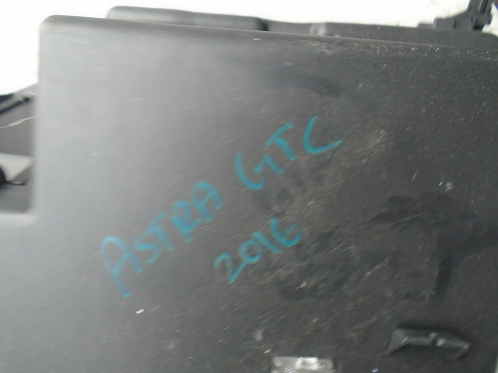 VAUXHALL  ASTRA GTC 2015 NS PASSENGER SIDE GLOVE BOX 13373797
