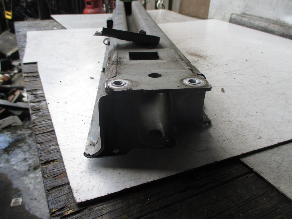 JAGUAR XE 2017 FRONT MAIN REINFORCEMENT CRASH BUMPER METAL BAR BEAM