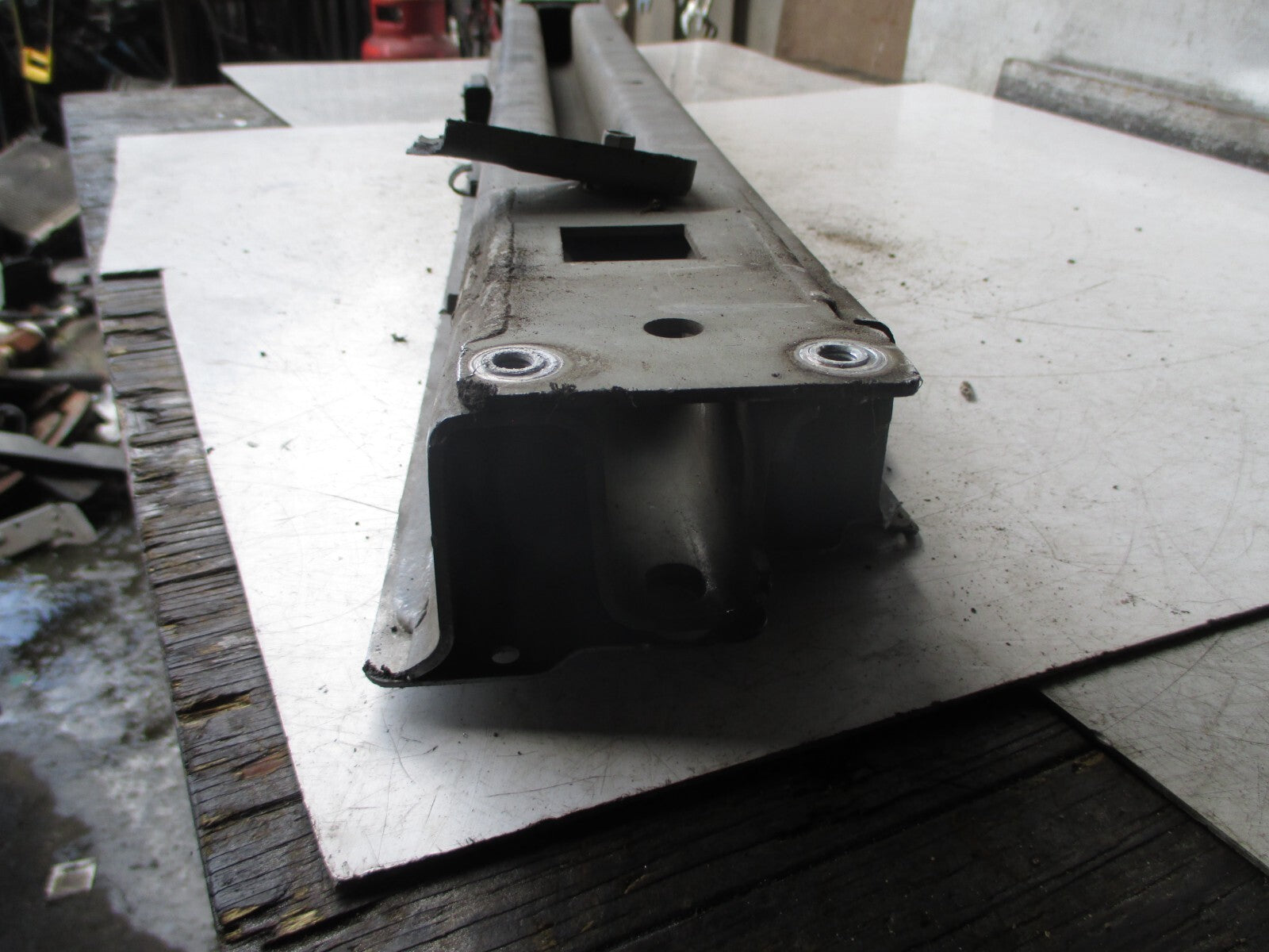JAGUAR XE 2017 FRONT MAIN REINFORCEMENT CRASH BUMPER METAL BAR BEAM