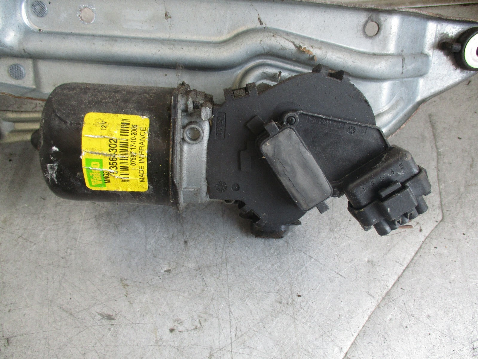 PEUGEOT 1007 2006 FRONT WINDSCREEN WIPER MOTOR LINKAGE MECHANISM 53564302