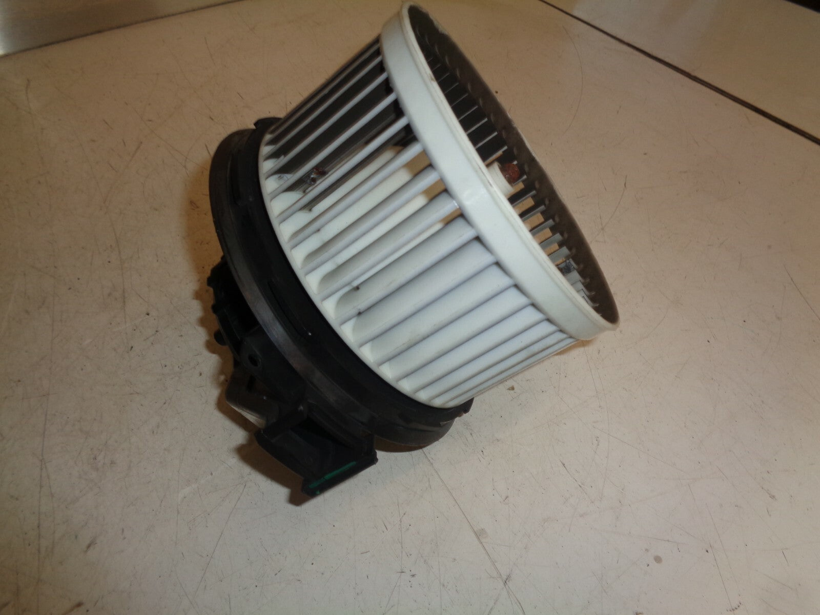 FORD FIESTA 2017 MK7 1.25 PETROL HEATER BLOWER FAN MOTOR 8E2H18456BB