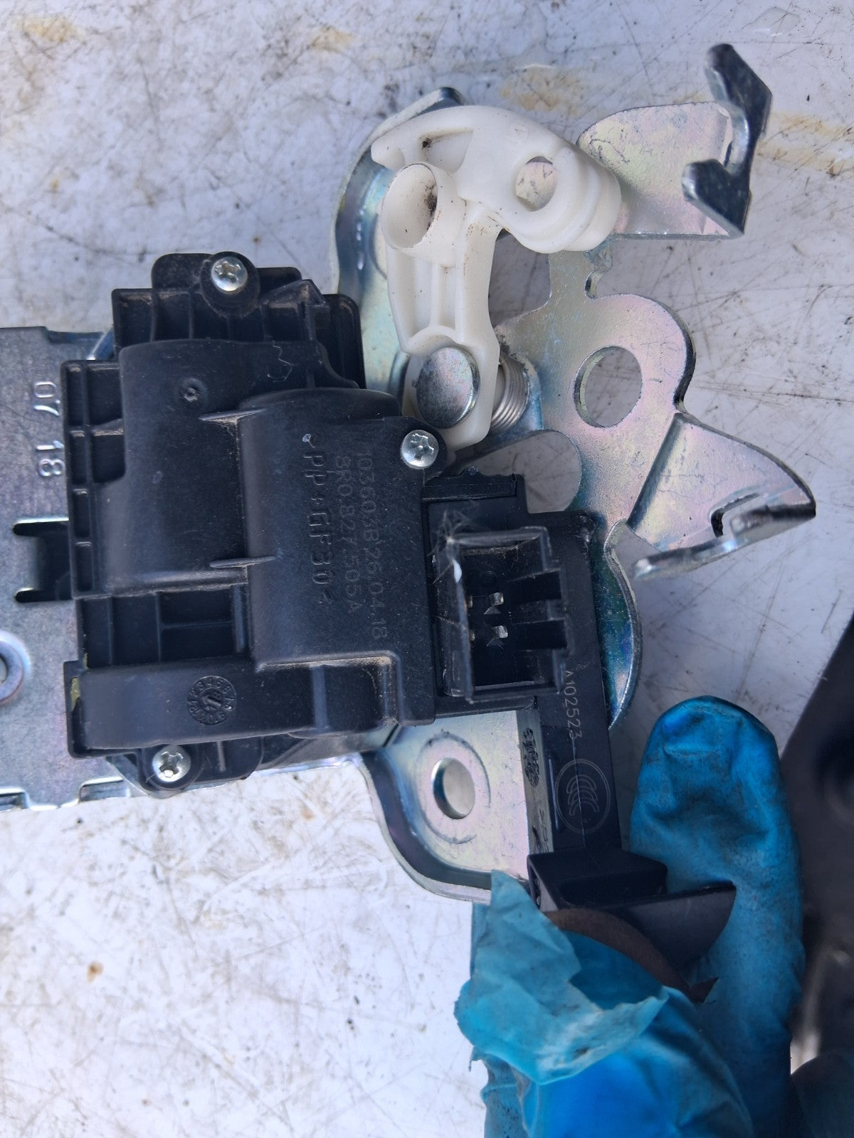 2017 AUDI A1 8X REAR BOOT LOCK 8R0827505A