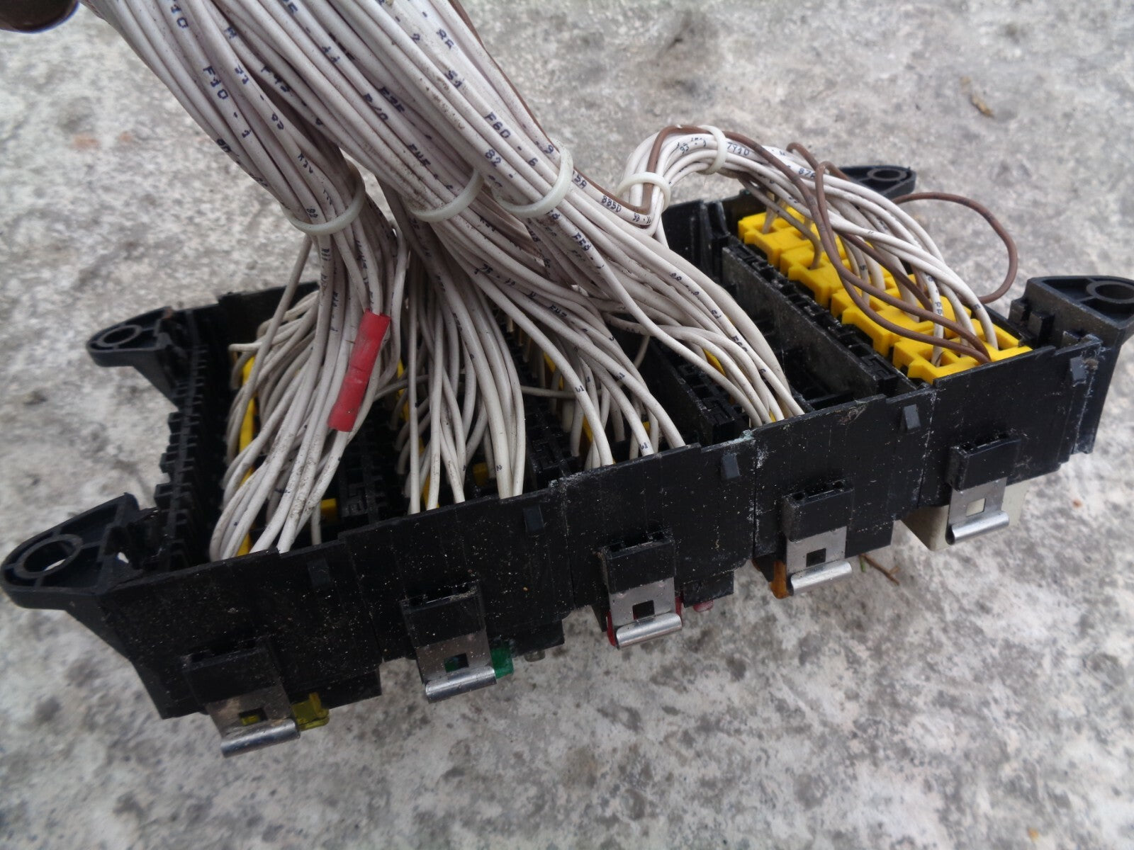 OPTARE ALERO PARTY BUS 2003 FUSE BOX UNIT