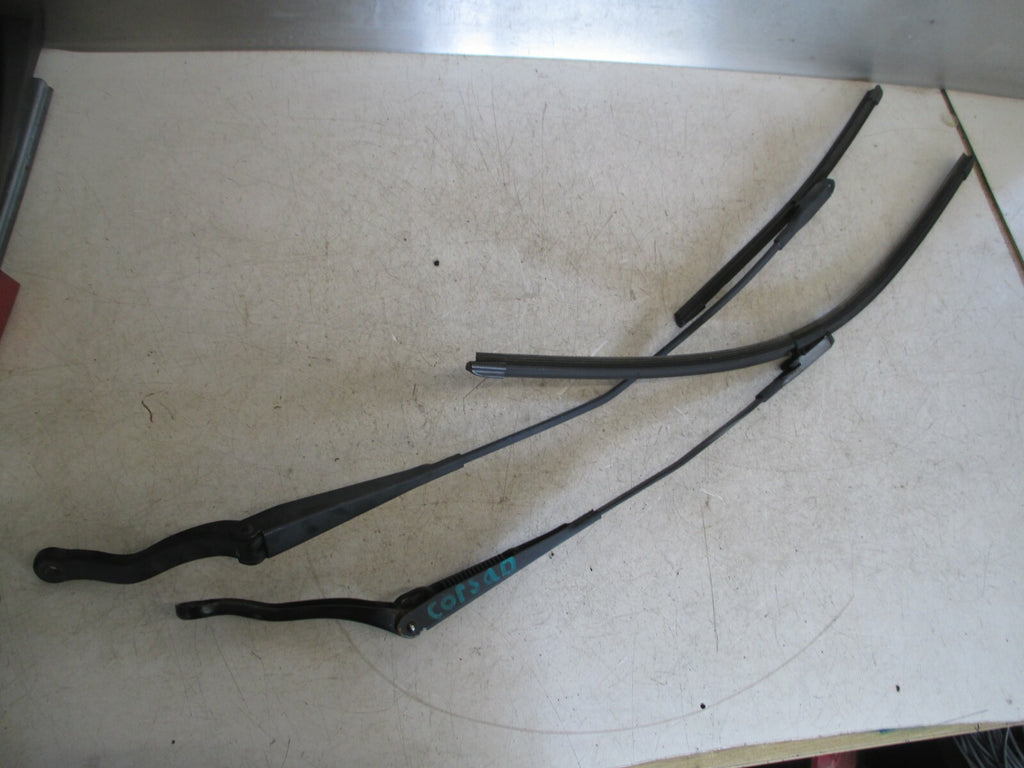 VAUXHALL CORSA D FRONT WIPER ARMS BLADES PAIR 13182327
