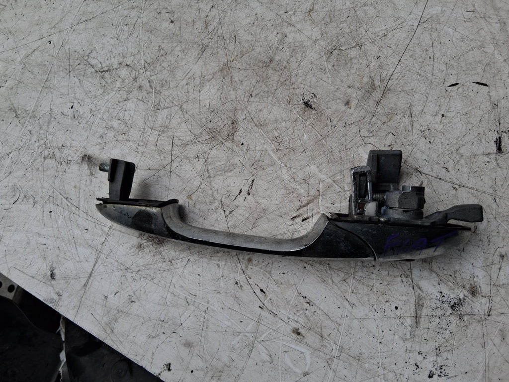 2015 FIAT 500 LOUNGE NSF PASSENGER SIDE FRONT LEFT EXTERIOR DOOR HANDLE