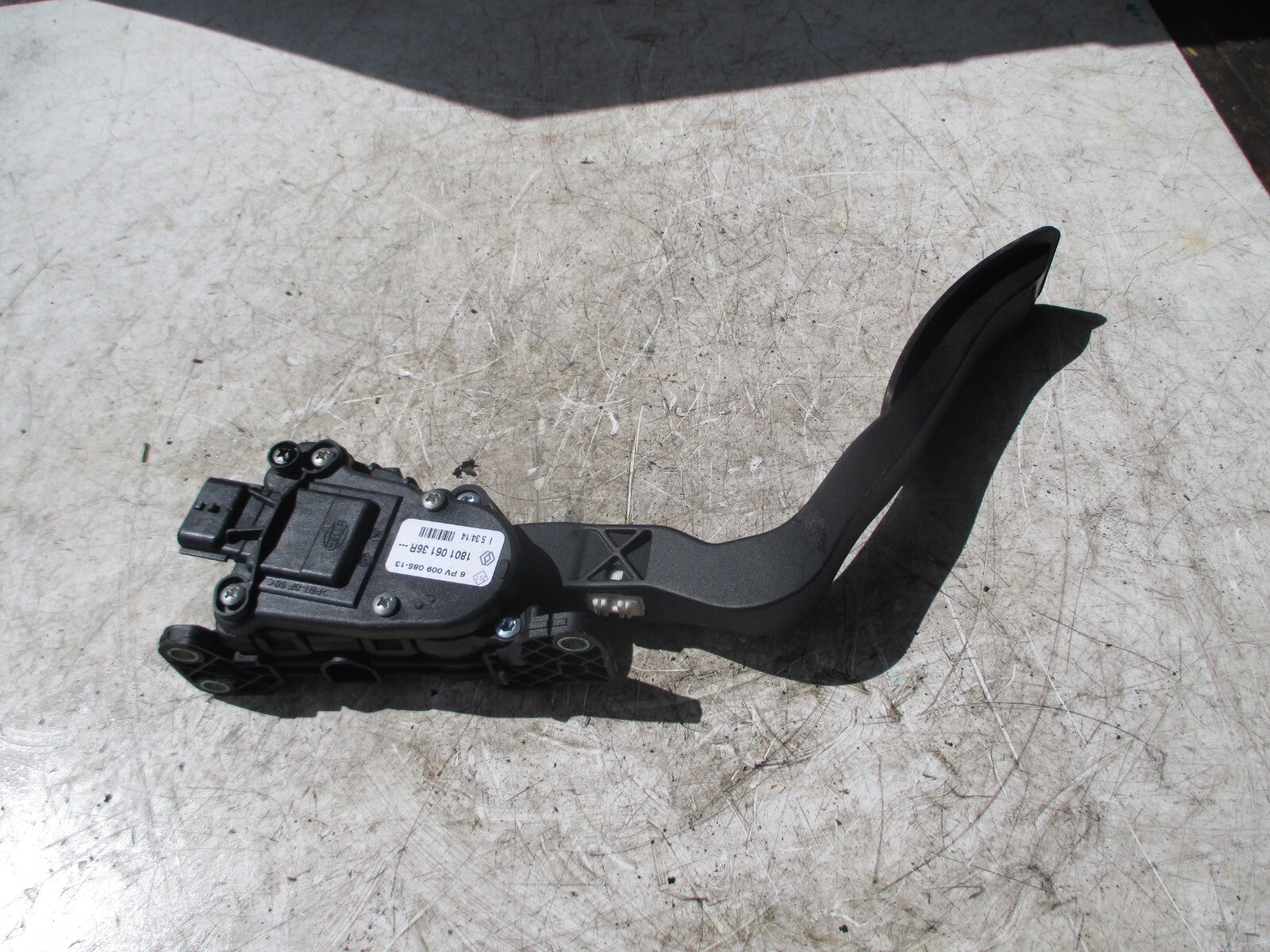 DACIA SANDERO LOGAN 2016 ACCELERATOR PEDAL 180106136R
