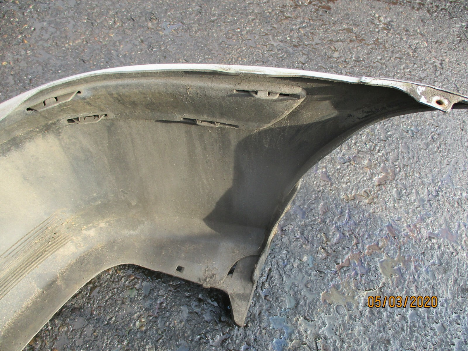 NISSAN ALMERA 2002 COMPLETE REAR BACK PLASTIC BUMPER MUD FLAP GUARD SILVER