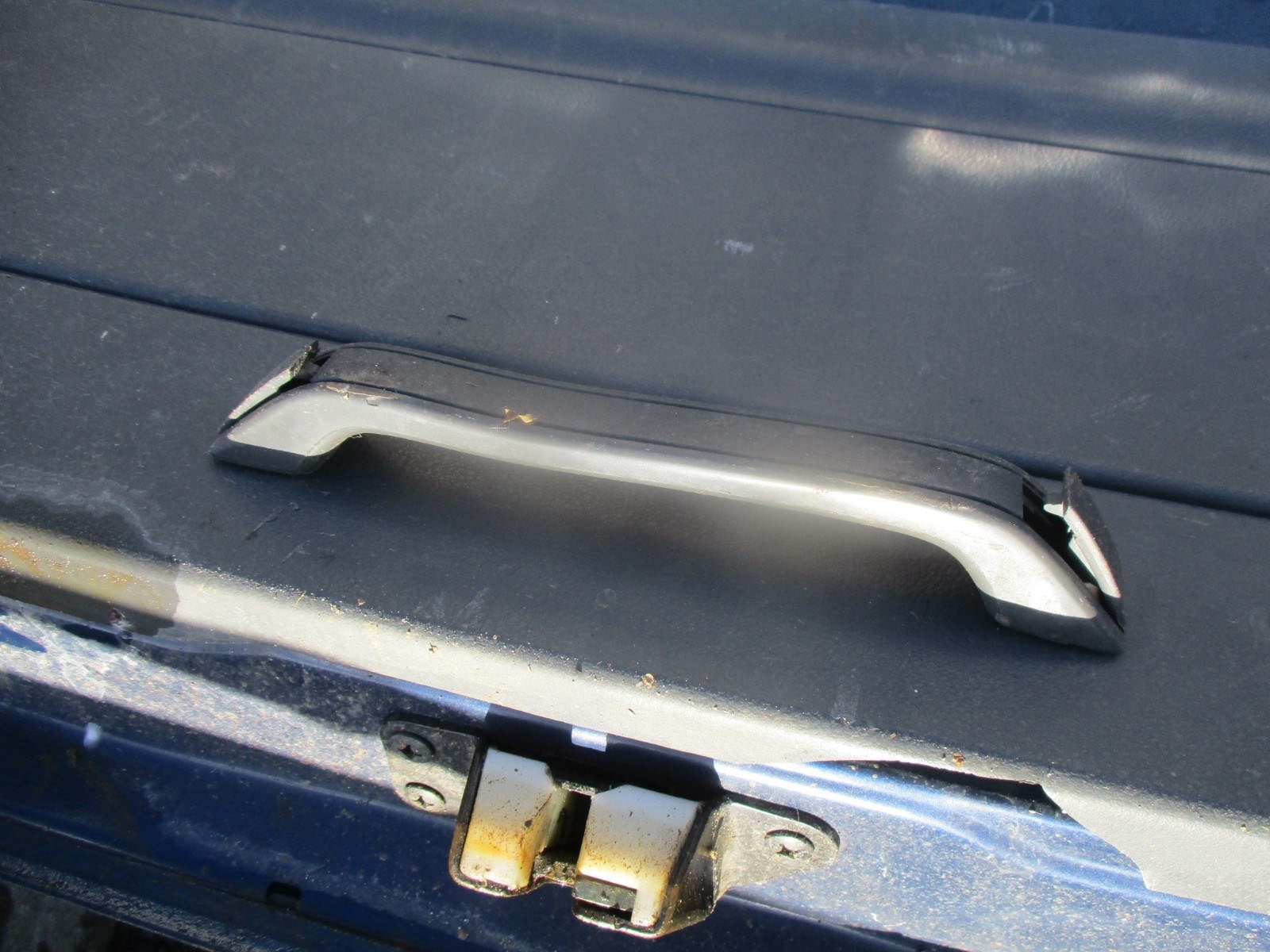 2000 MITSUBISHI LANCER ESTATE BOOTLID BOOT TAILGATE COMPLETE BLUE