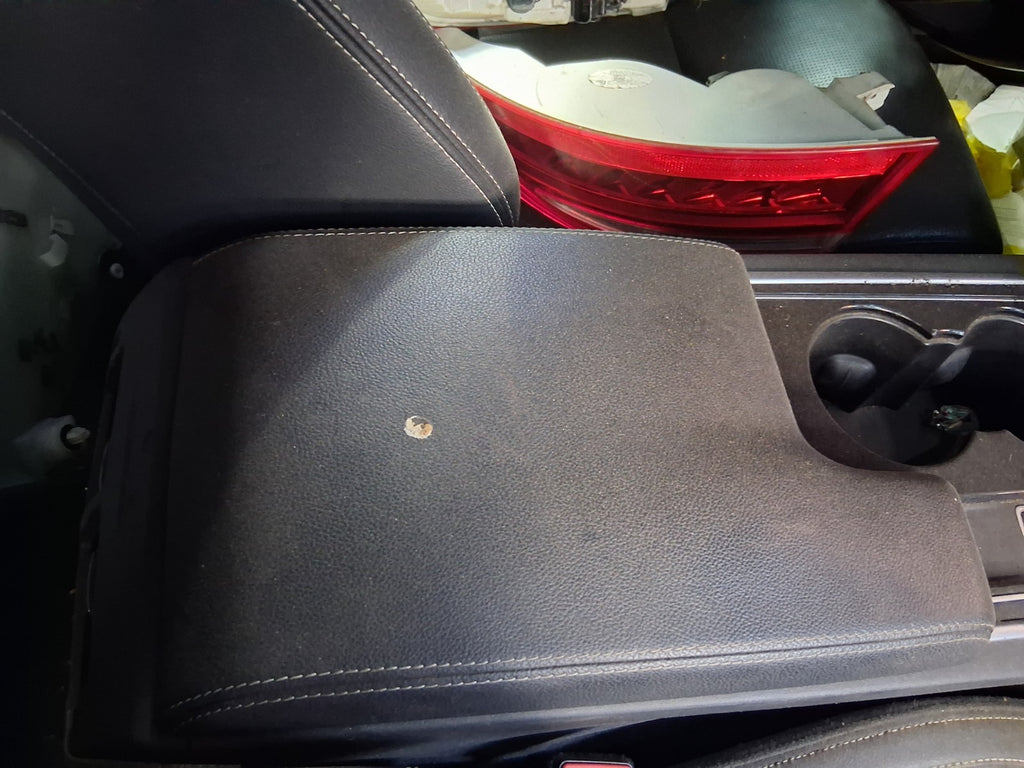 2017 JAGUAR XE R-SPORT CENTRE CONSOLE LEATHER ARM REST