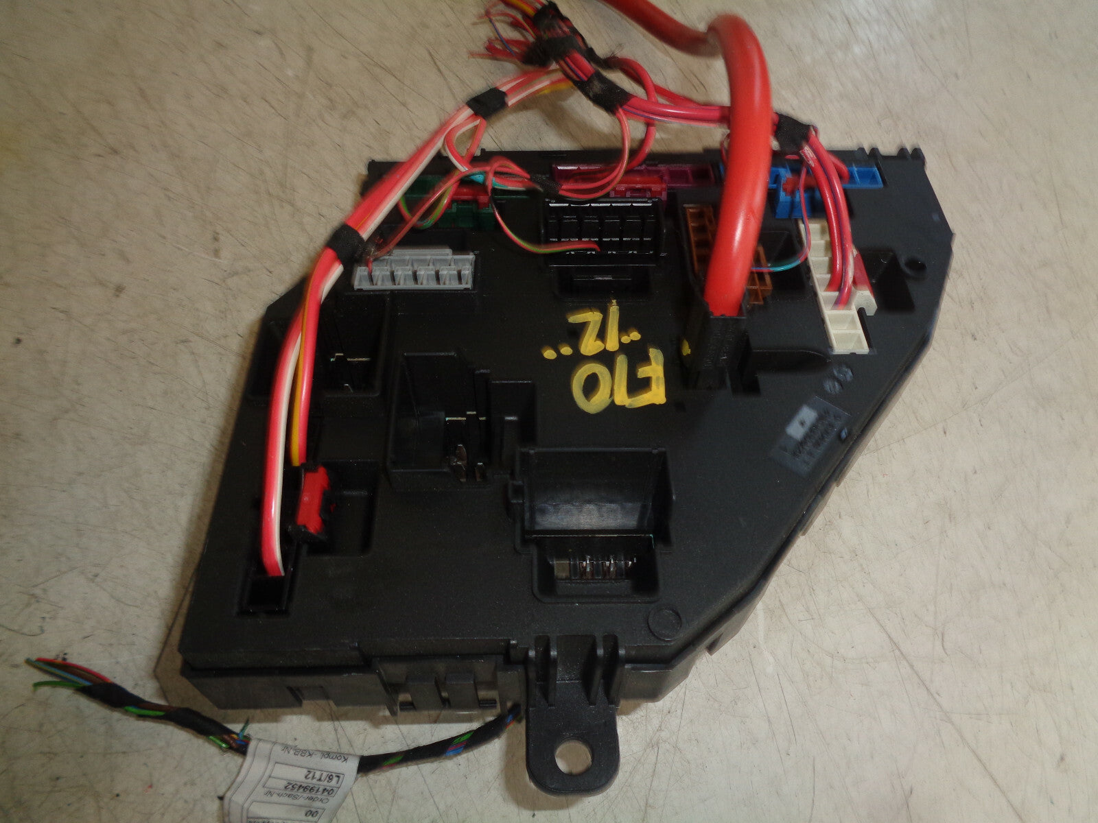 BMW 5 SERIES F10 2012 FRONT POWER DISTRIBUTION FUSE BOX 9264923