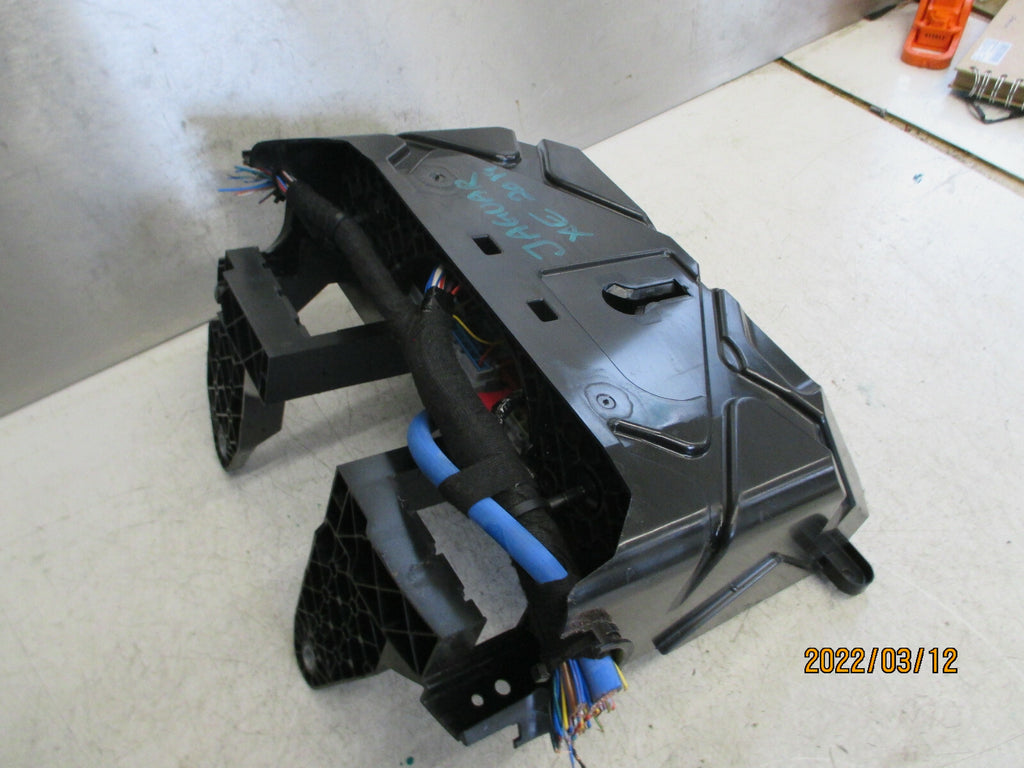 2019 JAGUAR XE BOOT REAR RELAY CONTROL MODULE JX6314N030AB