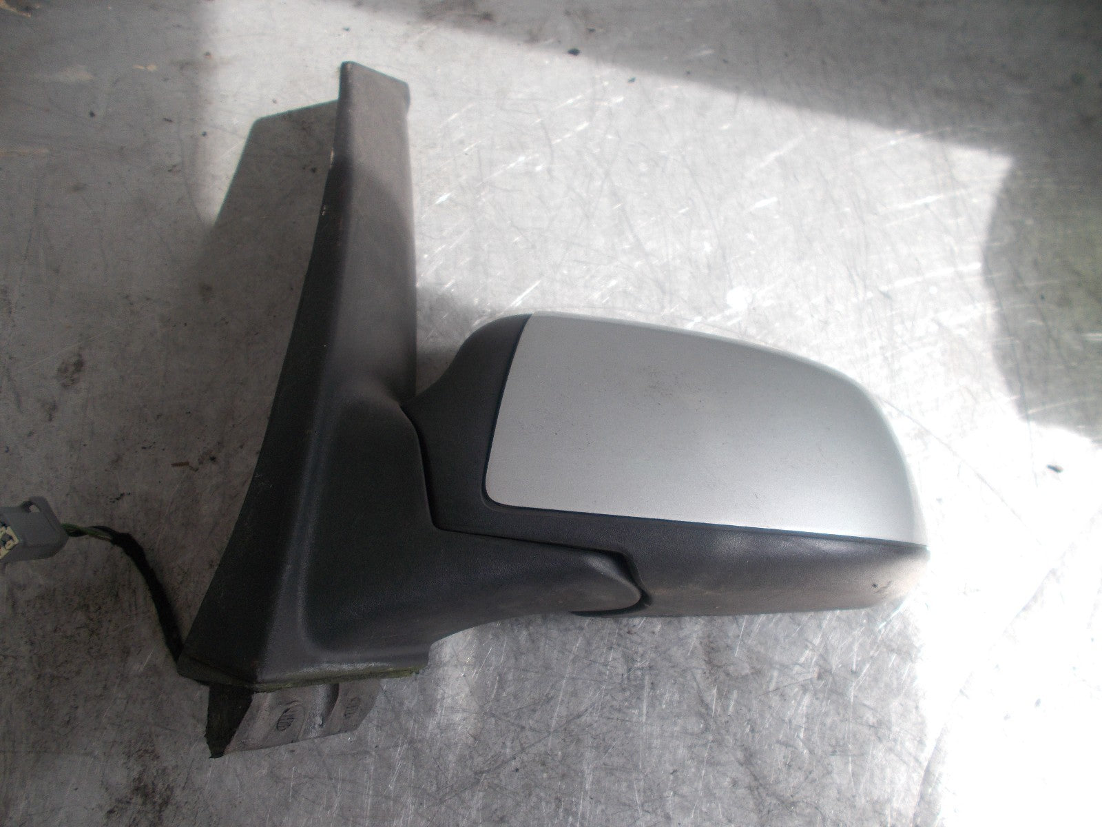 FORD FOCUS NS/ PASSENGER SIDE ELECTRIC WING MIRROR 015847E11