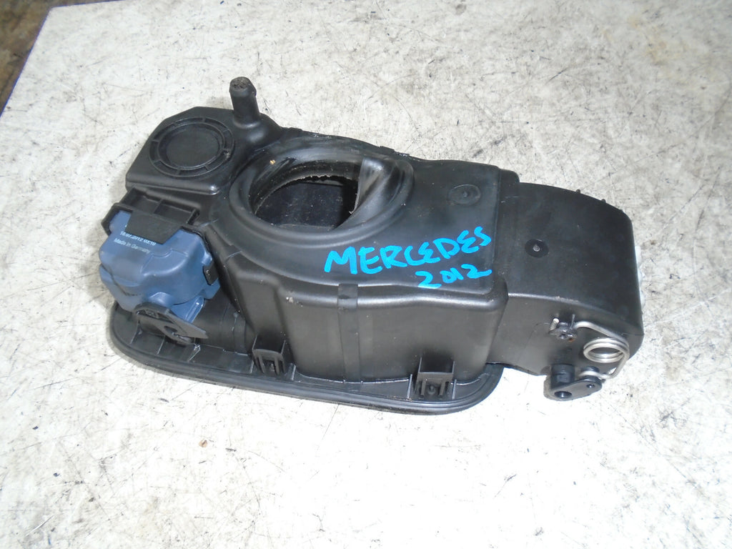 MERCEDES BENZ C CLASS W204 FUEL FILLER FLAP & COVER A2047500103