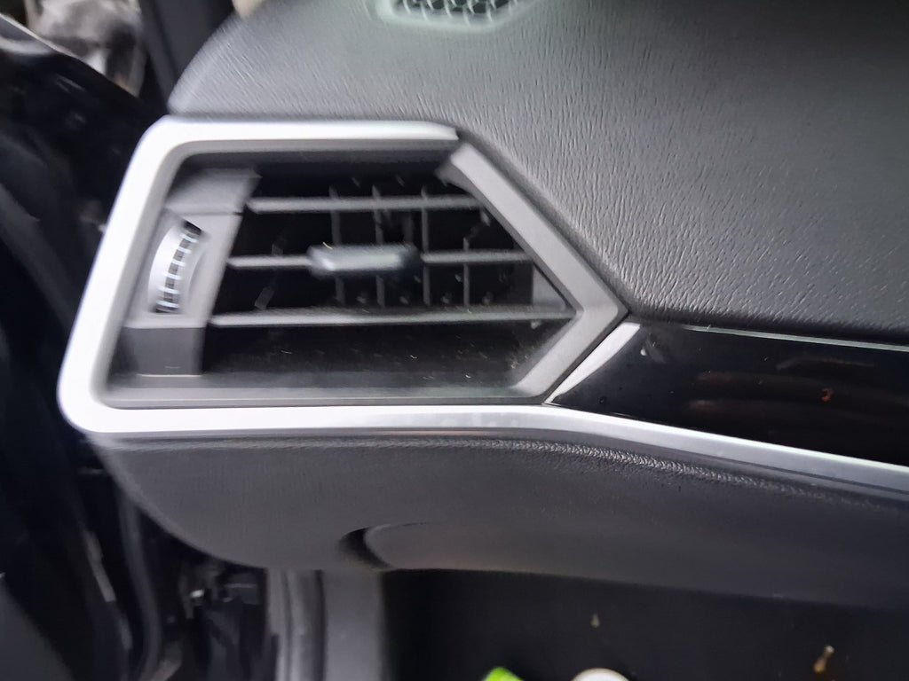 2019 BMW 3 SERIES SALOON G20 DASHBOARD AIR VENT AND GRILLE HEATED SEATS