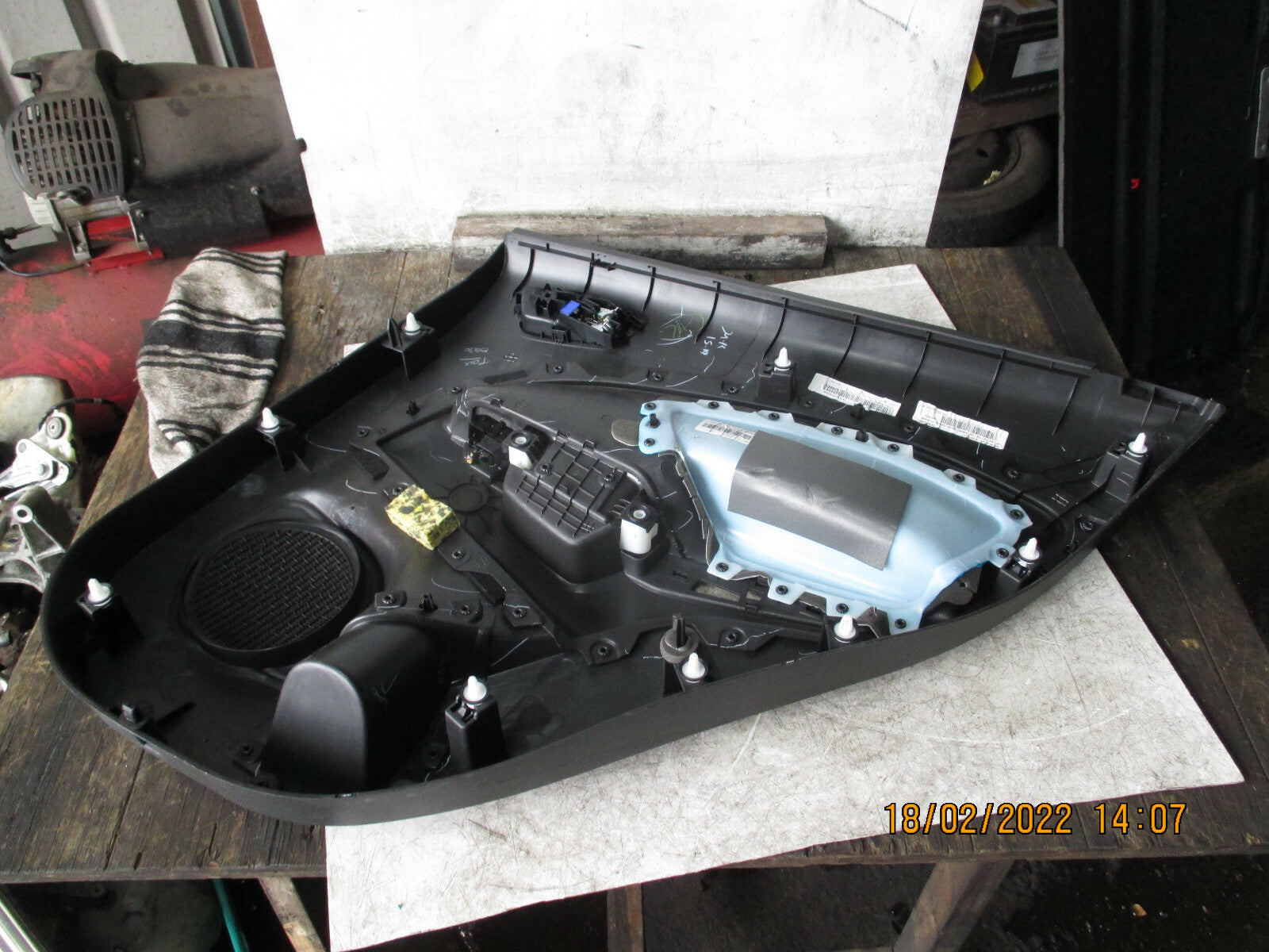 FORD ECOSPORT 2016 NSR PASSENGER SIDE REAR PLASTIC DOOR CARD PANEL