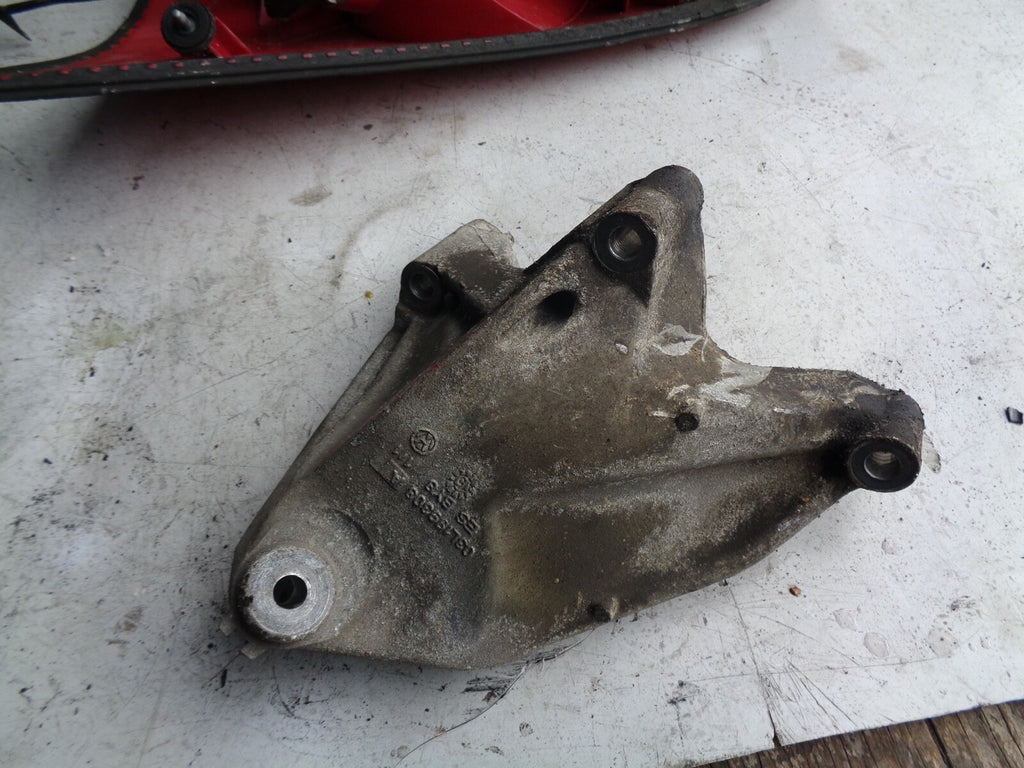 VW VOLKSWAGEN CRAFTER 2015 2.0 TDI DRIVER SIDE ENGINE SUPPORT MOUNTING 03L199308